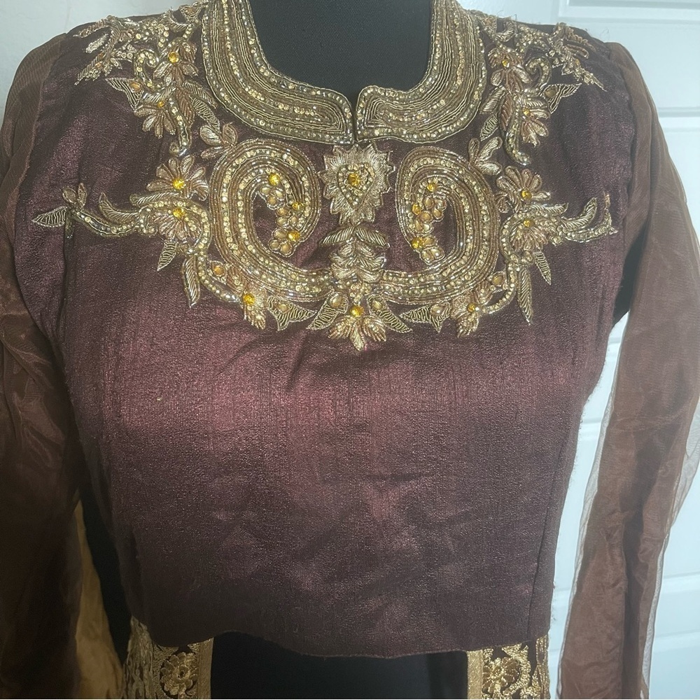 Pakistani Indian Bollywood Cape style Kurta with Skirt and Duppata Brown & gold - Picture 4 of 12